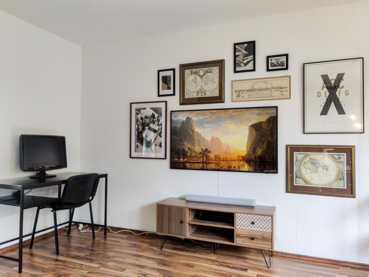Inikama: Designer Apartment Im Gruenen - Netflix Rosengarten  Kültér fotó