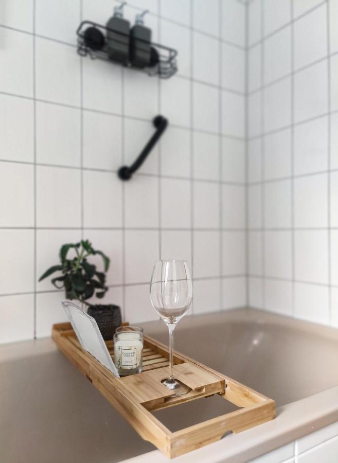 Inikama: Designer Apartment Im Gruenen - Netflix Rosengarten  Kültér fotó